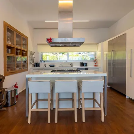Glorious Villa With Jacuzzi, Sauna And Private Pool In Bodrum, Mugla Yalıkavak