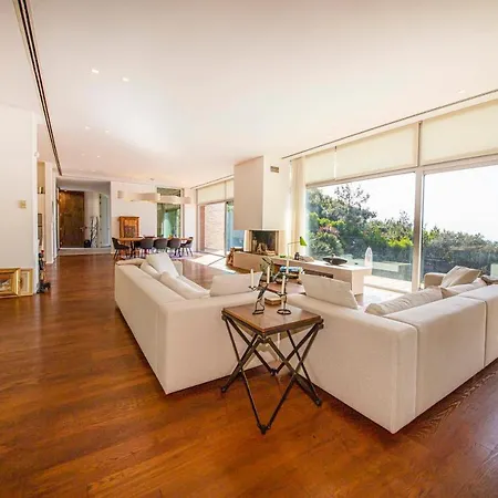Glorious Villa With Jacuzzi, Sauna And Private Pool In Bodrum, Mugla *