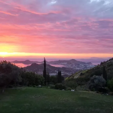 Glorious Villa With Jacuzzi, Sauna And Private Pool In Bodrum, Mugla Lejlighed *