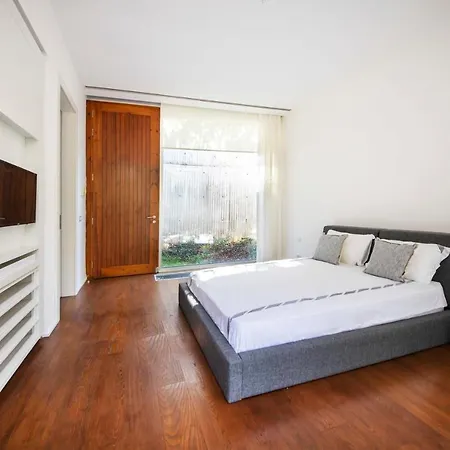 Glorious Villa With Jacuzzi, Sauna And Private Pool In Bodrum, Mugla Yalıkavak